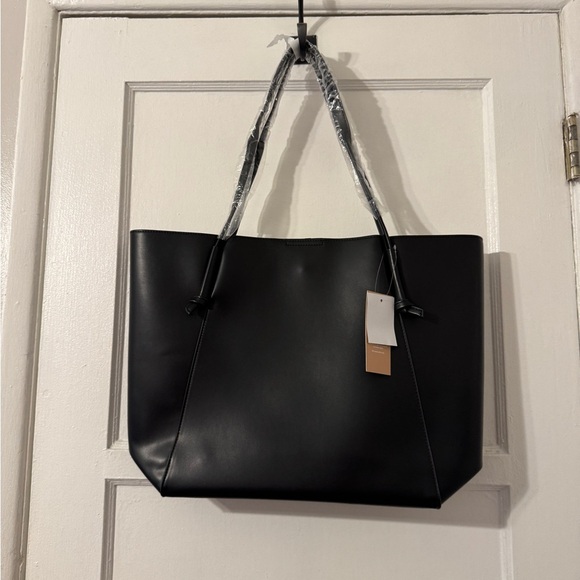 JustFab Minimal Knot Tote in Black NWT - Picture 9 of 11